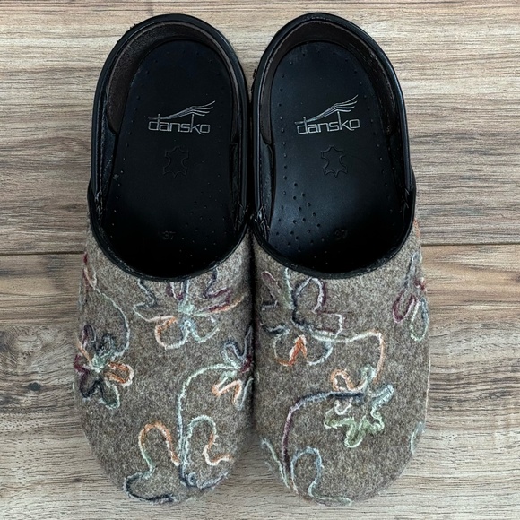 Dansko Felt Stitched Floral Embroidered Heeled Clog Slip On Size 37 - Picture 3 of 6